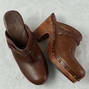 UGG 'Kaylee' Sz 10 brown leather studded clogs